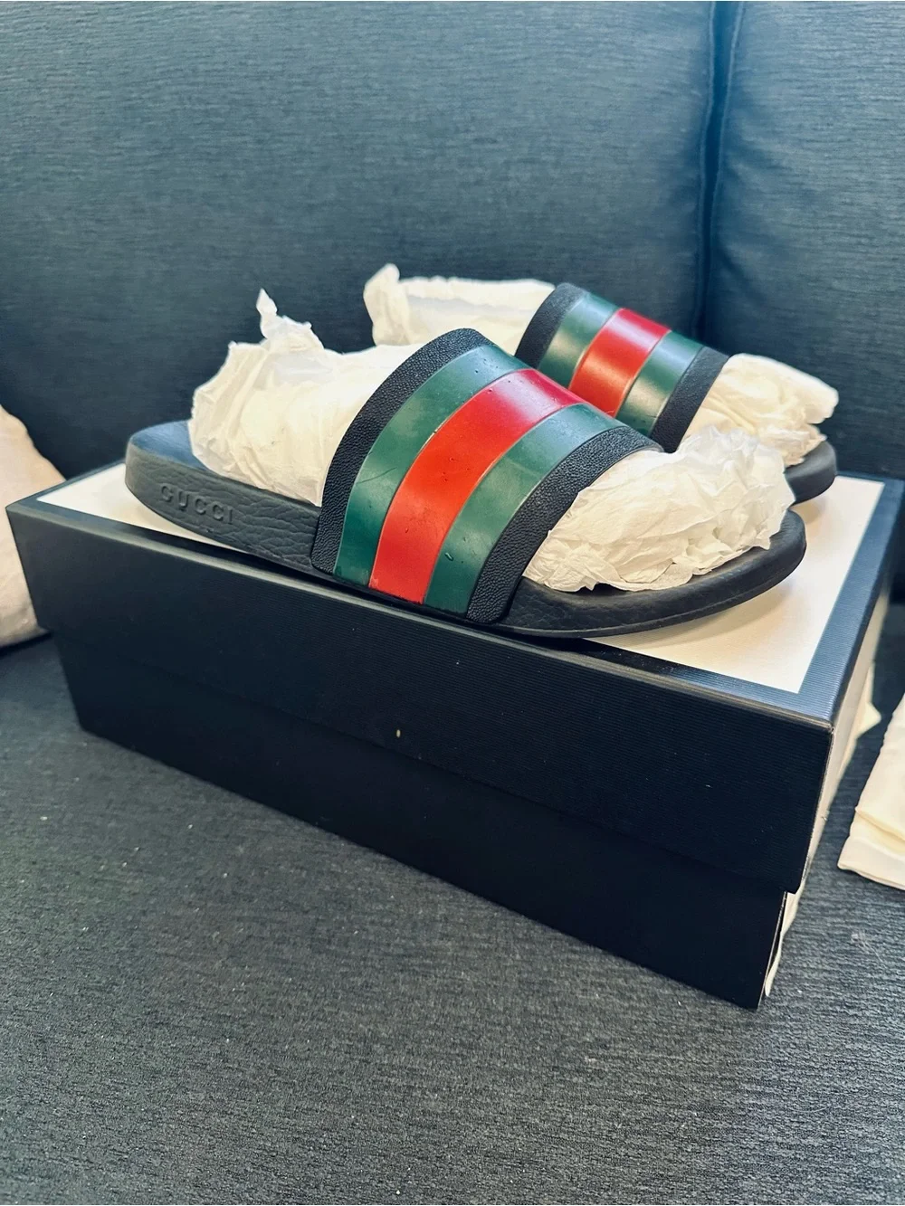 Authentic Gucci Pursuit 72 Black Pool Slides Men’s Iconic signature line Size 10
